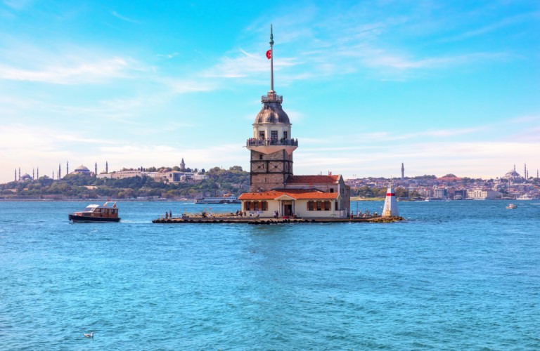 Istanbul: Golden sunsets, historic sites